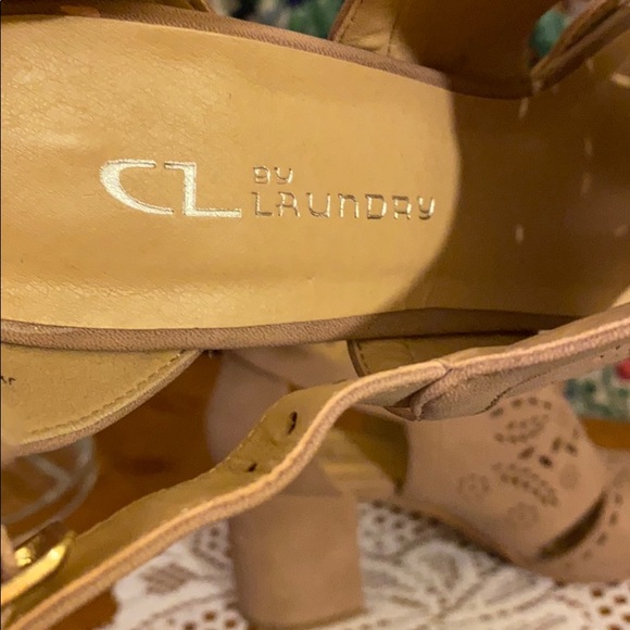 CL by Laundry 2 1/2” Platform Shoes - Picture 6 of 8